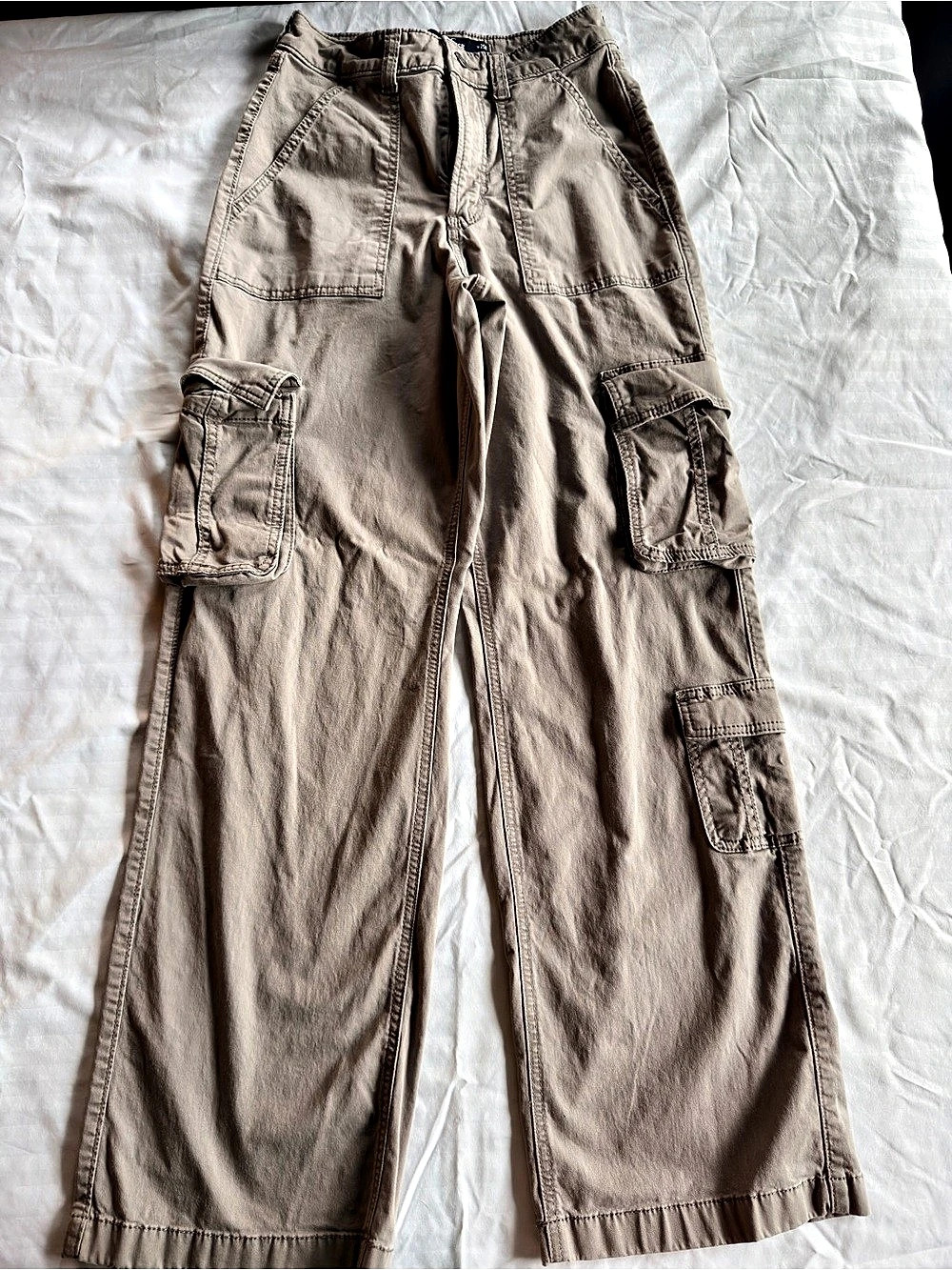 Hollister Ultra High-Rise Baggy Cargo Pants Brown Size 0R 25R